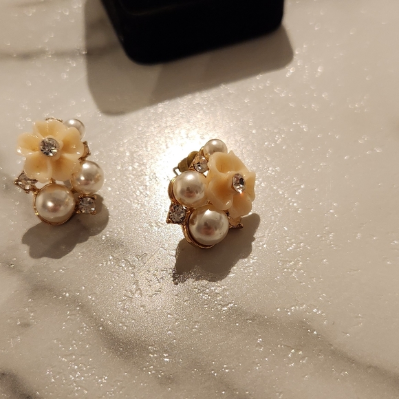 Earrings - Picture 3 of 4